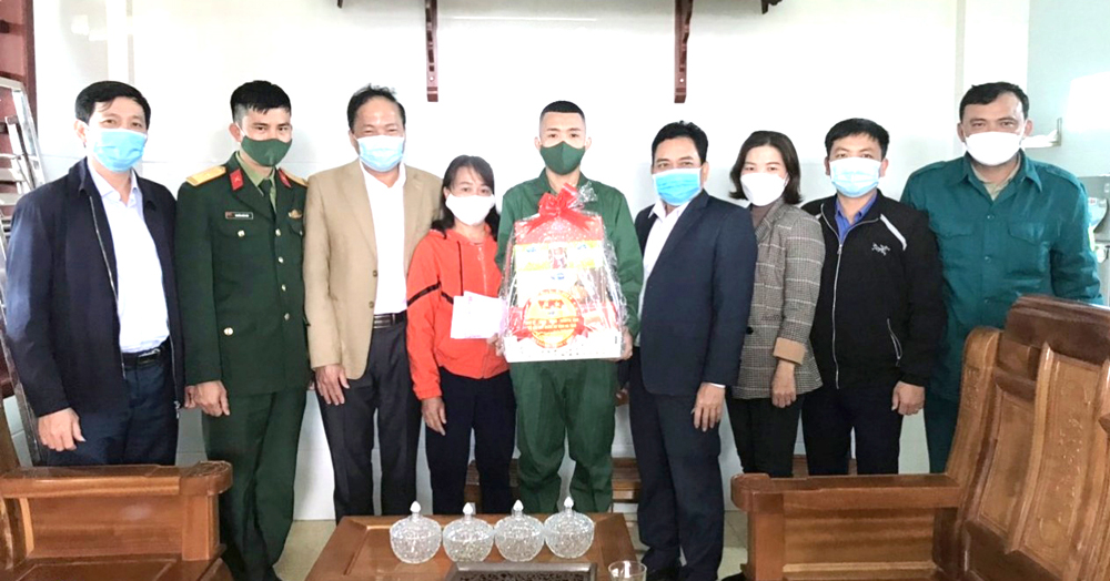 Thanh niên Quân khu 4 náo nức trước ngày hội tòng quân